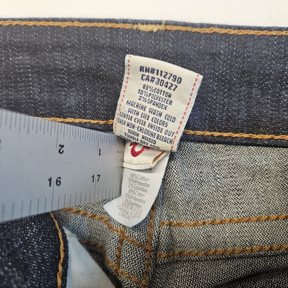100% AUTHENTIC TRUE RELIGION WOMEN'S BLUE JEANS SIZE 28 MADE IN U.S.A - NWOT - Picture 2 of 7